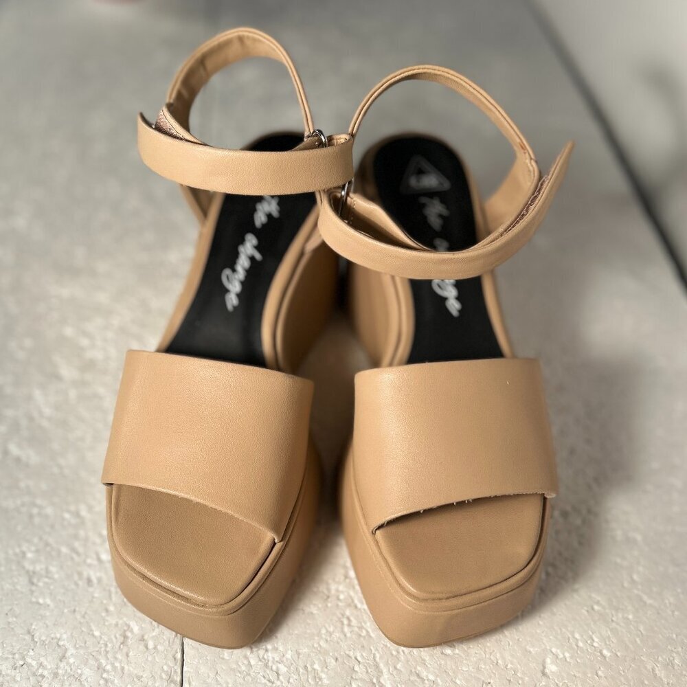 Gianni Bini SZ9 NWOT The Change Tan Leather Wedge Sandals Boho 70 Retro Recycled - Picture 5 of 9